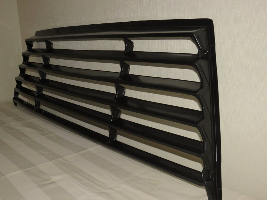 Se produkter som liknar volvo 740 jalusi/ louvernew .. på Tradera