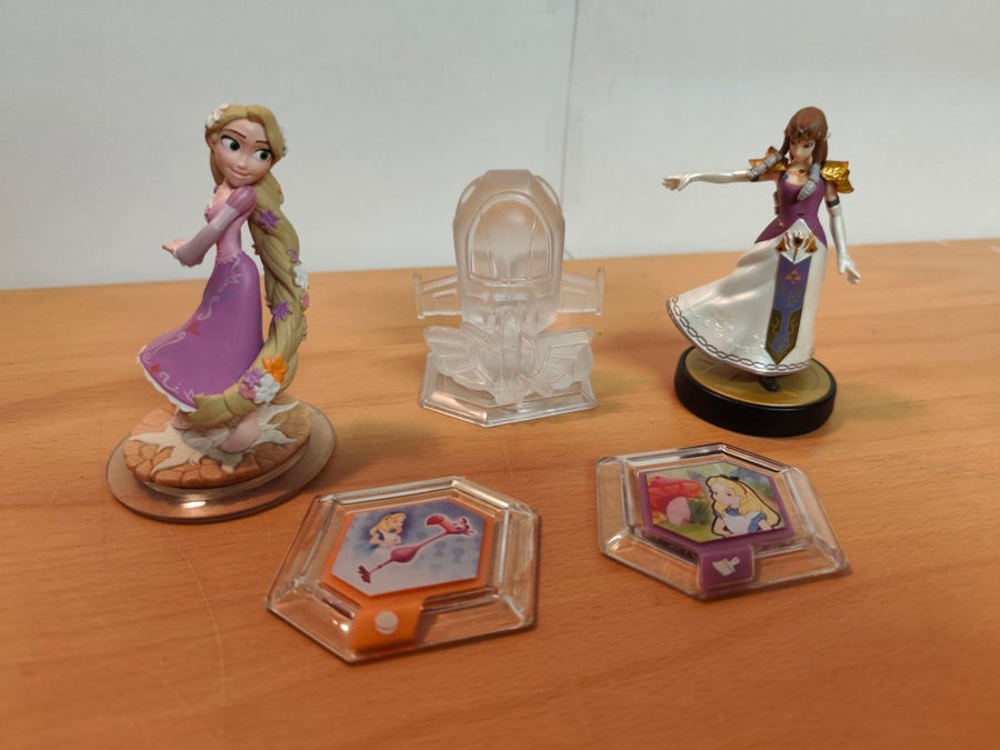 Se produkter som liknar 13 ST Disney Infinity Figurer.. på Tradera ...