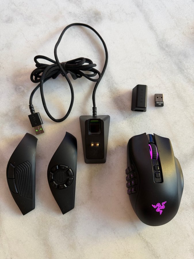 Razer Naga Pro + Razer Mouse Dock Chroma – Tråd.. | Köp på Tradera