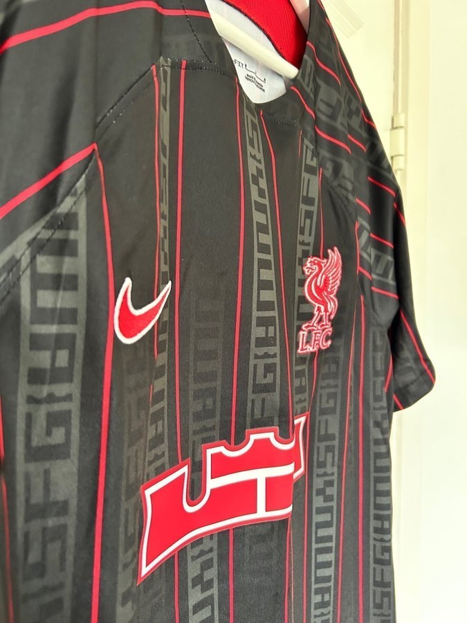 Limited Edition Lebron James X Liverpool FC Köp på Tradera