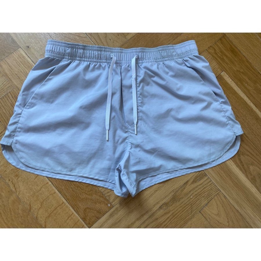 Filippa K Soft Sport strl. XS kortbyxor shorts traningsshorts ljusgra
