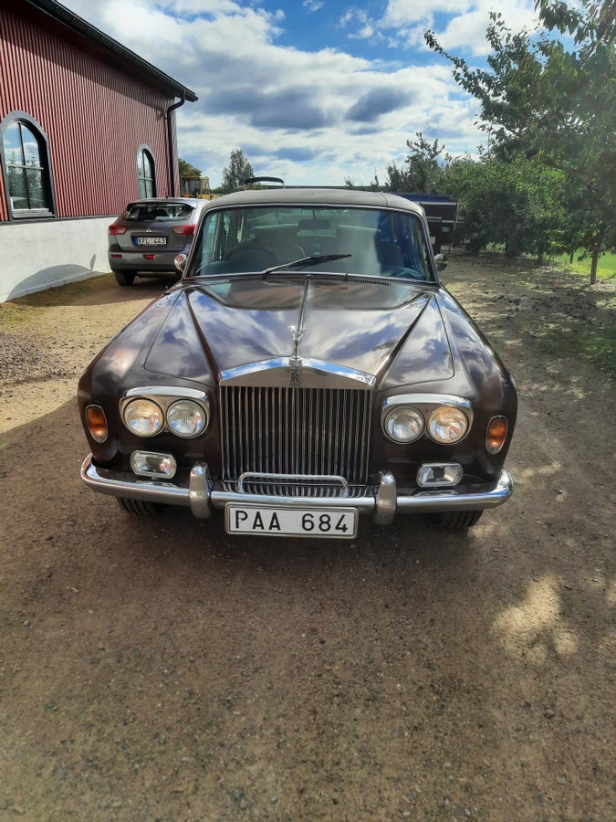 Rolls-Royce Silver 1975, photo 2 of 15