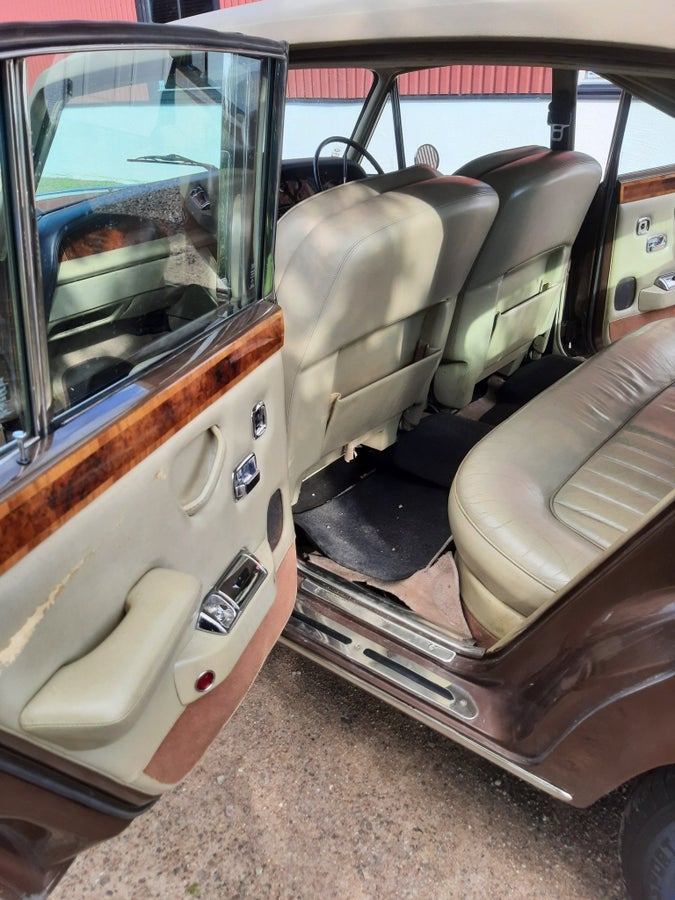 Rolls-Royce Silver 1975, photo 10 of 15