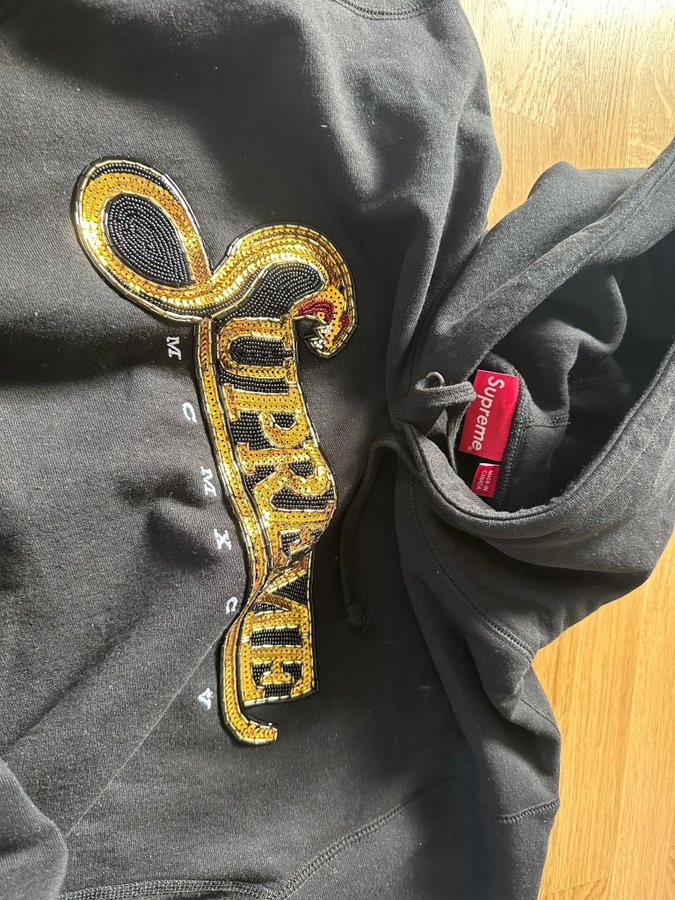 Supreme studded hoodie fw18 deals