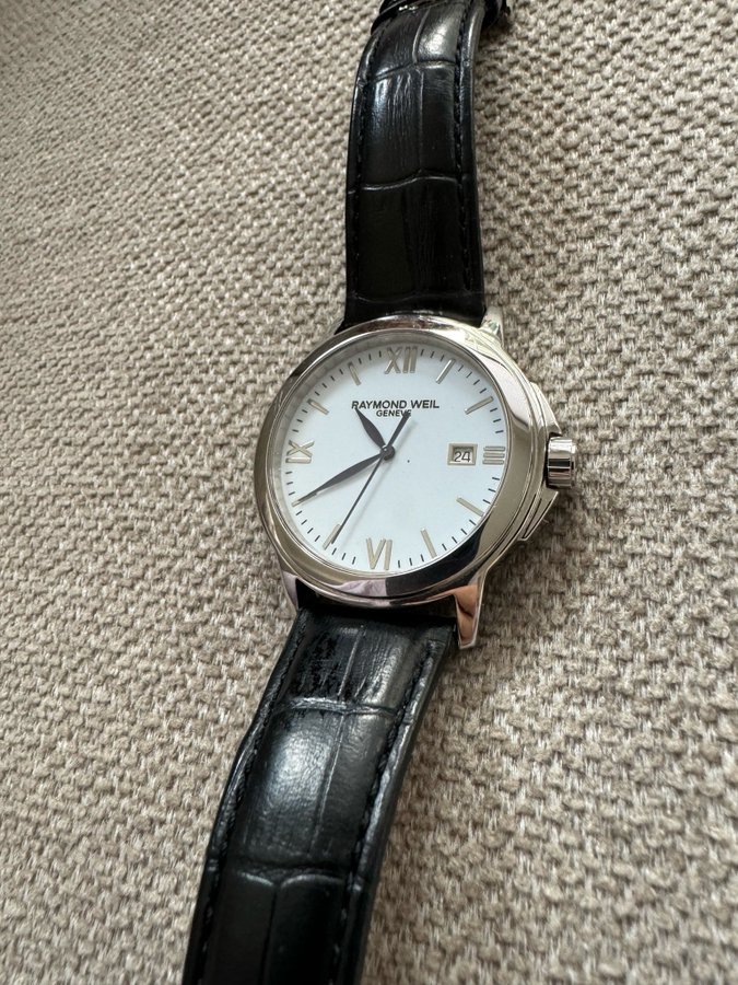 Raymond weil 5576m hotsell