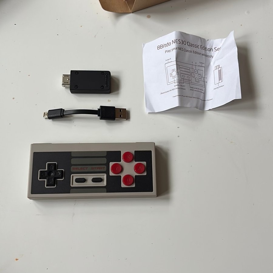 Se produkter som liknar 8Bitdo NES30 Classic Edition på Tradera