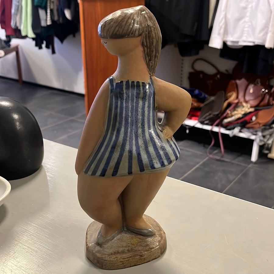 Se produkter som liknar Dora, ABC-flickorna, Lisa Lar.. på Tradera