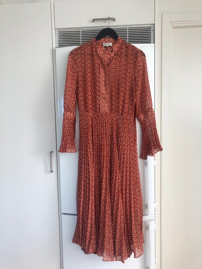 Second female top allo dress