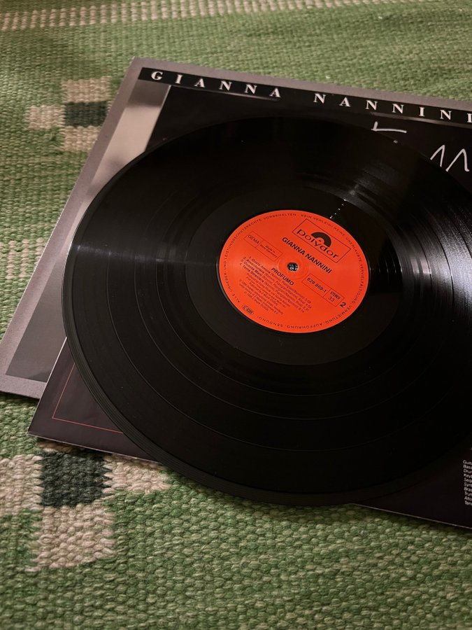 Se produkter som liknar Gianna Nannini - Profumo - Vi.. på Tradera