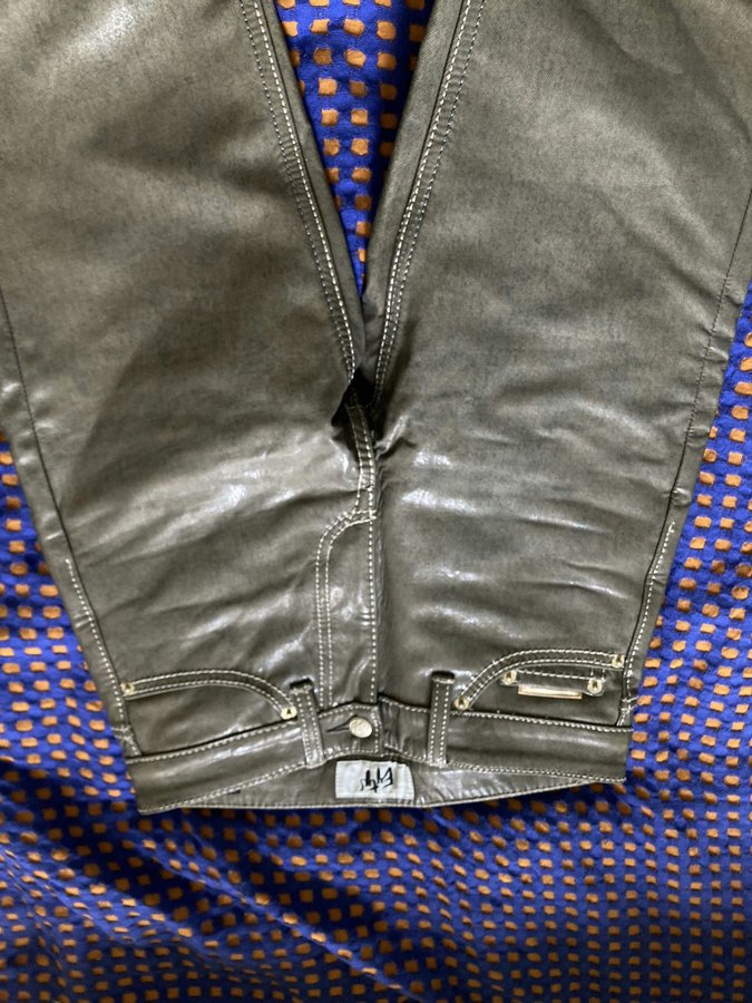 Eytys Cypress Wet Acid Smoke-jeans Köp från MaiApp på Tradera