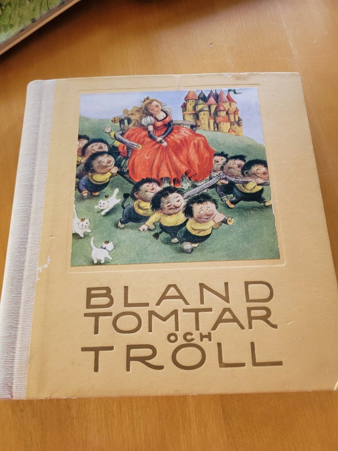 Se produkter som liknar Bland Tomtar och Troll av Joh.. på Tradera