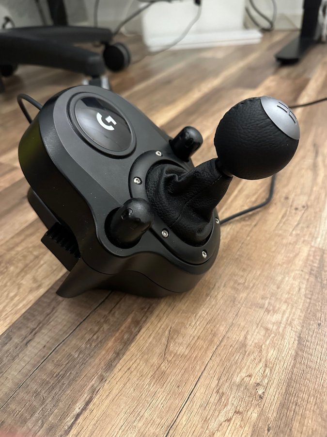 Se produkter som liknar Logitech g29 ratt (Växel spak) på Tradera