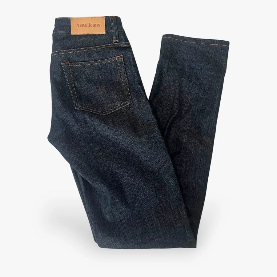 Se produkter som liknar Acne Studios Hep Raw-jeans på Tradera