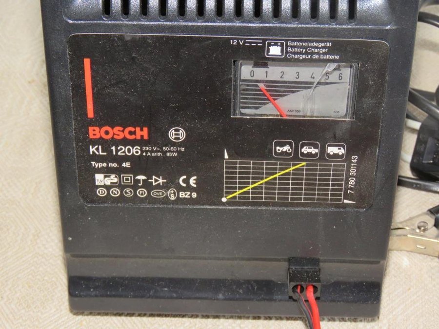 Batteriladdare 12V BOSCH KL 1206 i originaförpackning