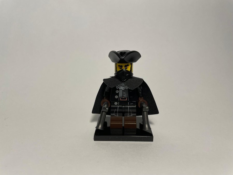 LEGO Collectible Minifigures Series 17 The Mystery Man Highwayman 2017