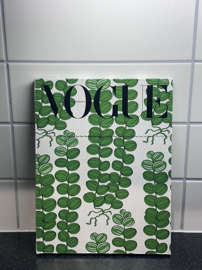 Se produkter som liknar Vogue Scandinavia Aug-Sep Iss.. på Tradera