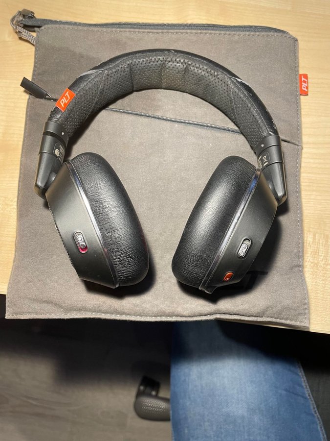 Plantronics V8200 UC