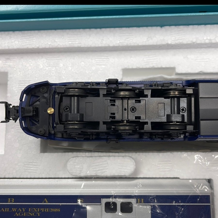 Se produkter som liknar Märklin 26490 THE BLUE BIRD D.. på Tradera