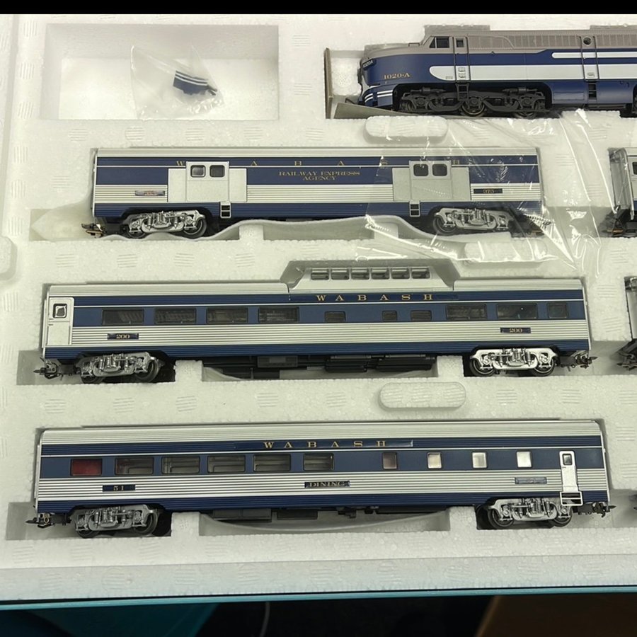 Se produkter som liknar Märklin 26490 THE BLUE BIRD D.. på Tradera