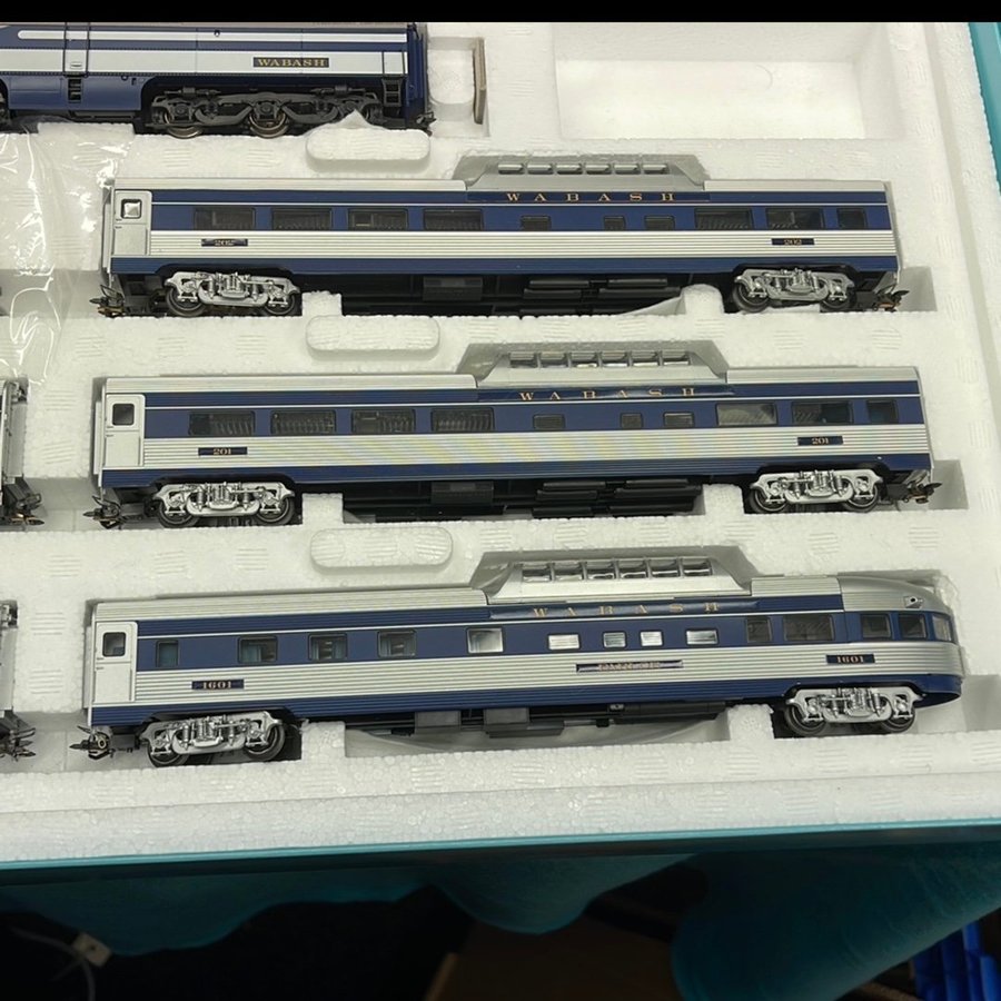Se produkter som liknar Märklin 26490 THE BLUE BIRD D.. på Tradera