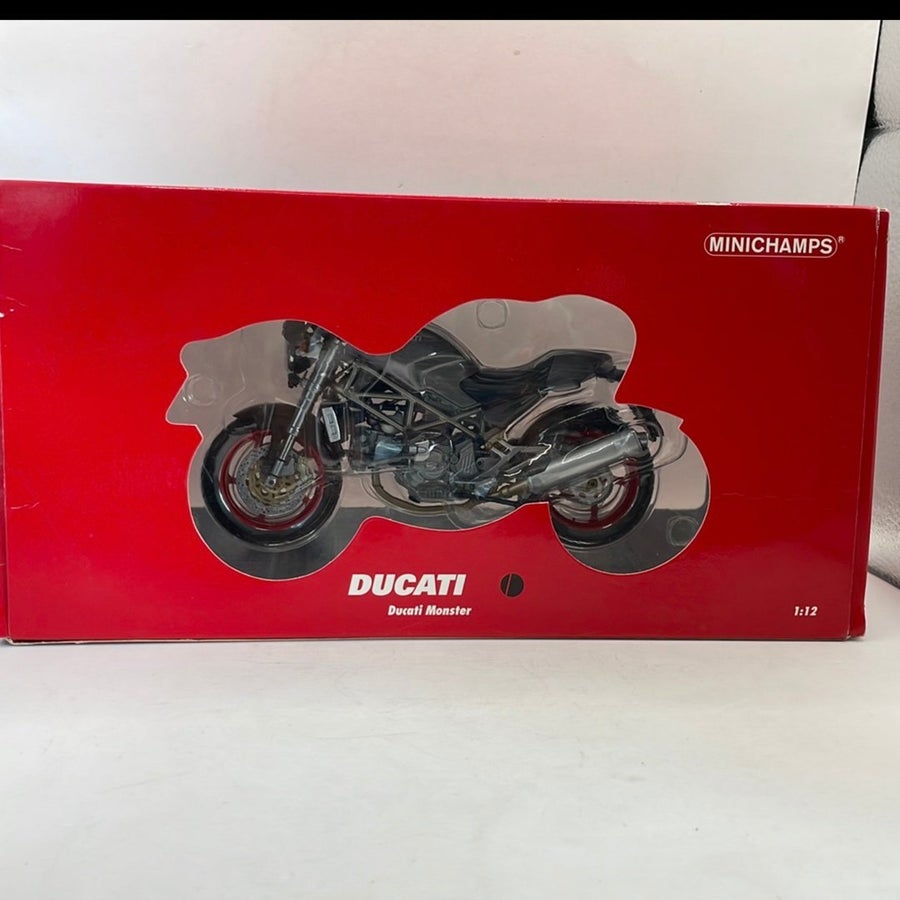Se produkter som liknar Minichamps Ducati Monster 1:1.. på Tradera