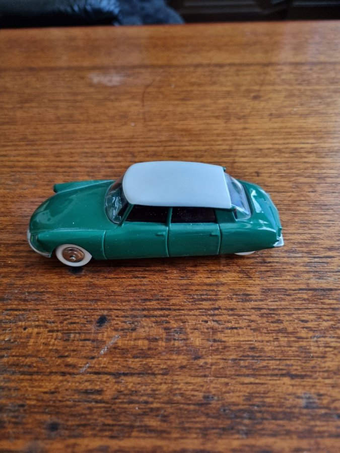 Citroën DS 19 Dinky Toys N° 24CP - 1/43 | Rakuten