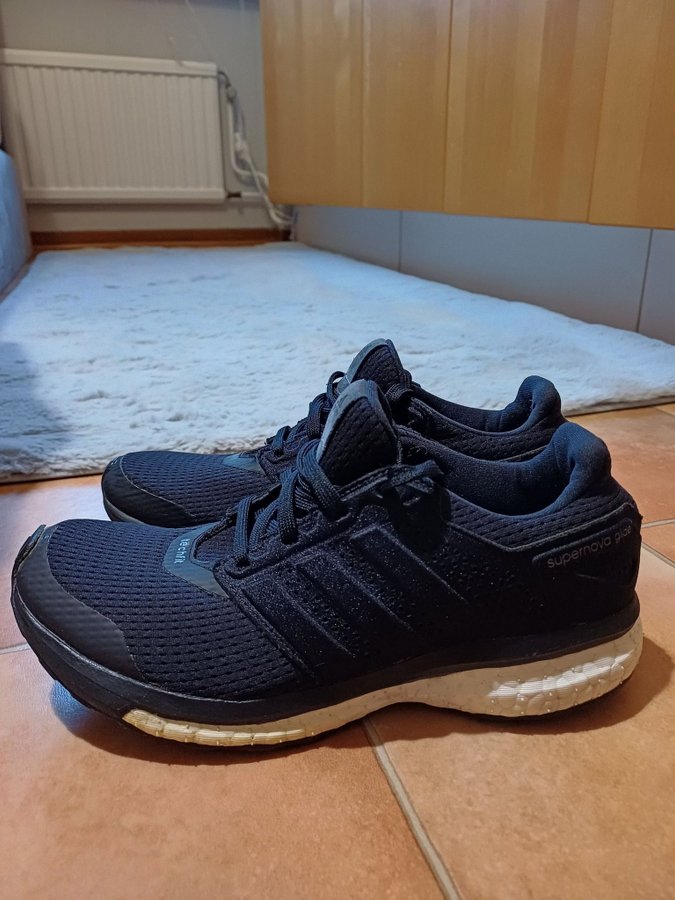 adidas Supernova Glide Boost 8 loparskor for dam butikspris 1799kr SLUTSALDA
