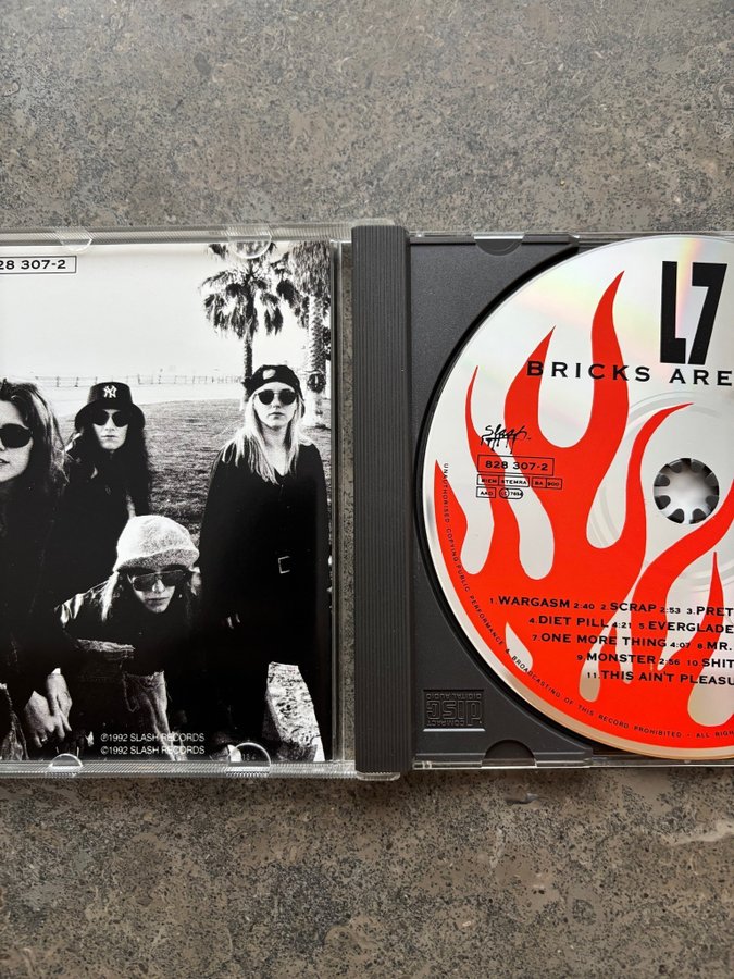 L7 - Bricks Are Heavy CD | Köp på Tradera (714468651)