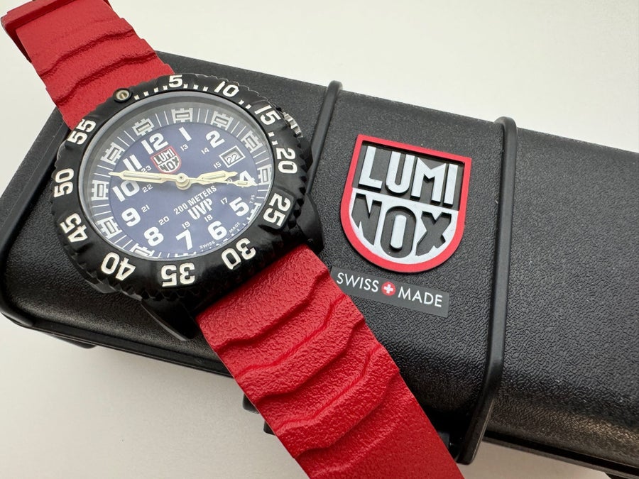 Luminox UVP Series 3954 Watch Carbon Case Men S.. | Köp på Tradera