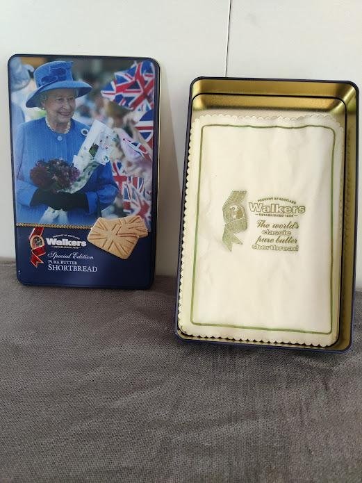 Walkers shortbread Plåtbu.. Köp från SakLetarHyllan på Tradera