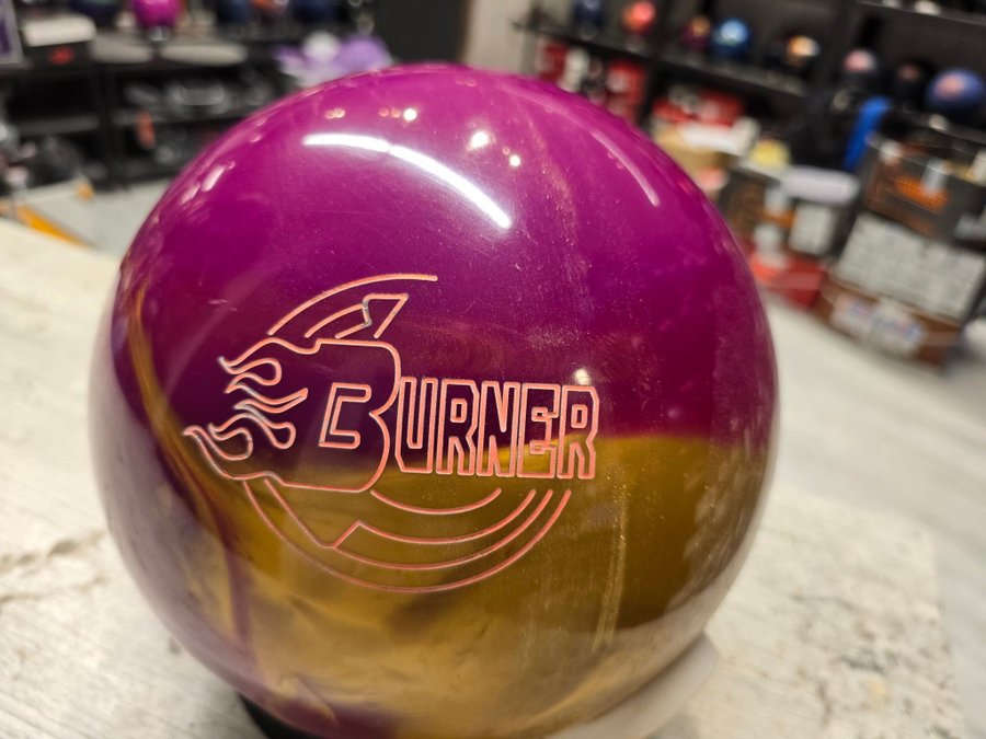 ボール 900GLOBAL  Burner  Hybrid 900 Global Burner Hybrid Overseas Bowling Ball + FREE