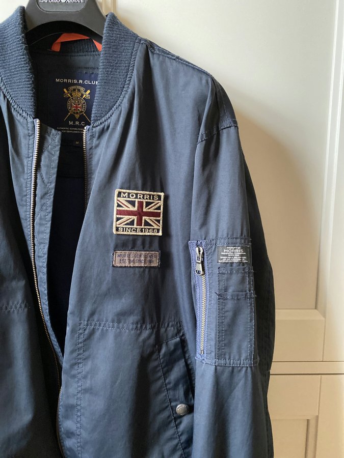 Se produkter som liknar Morris Barnes Bomber-jacka på Tradera