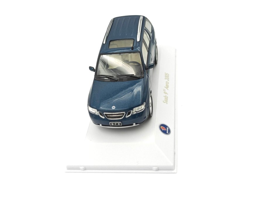 Miniature Saab 9-7X Aero 2005 – Bleu, échelle 1/43 – IXO Muséeum Collection, NEUF