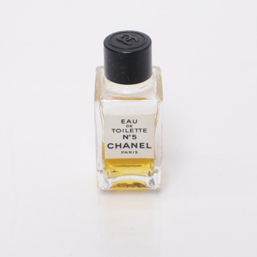 Se produkter som liknar Chanel, Eau de Toilette, N°5 .. på Tradera  (525683498)