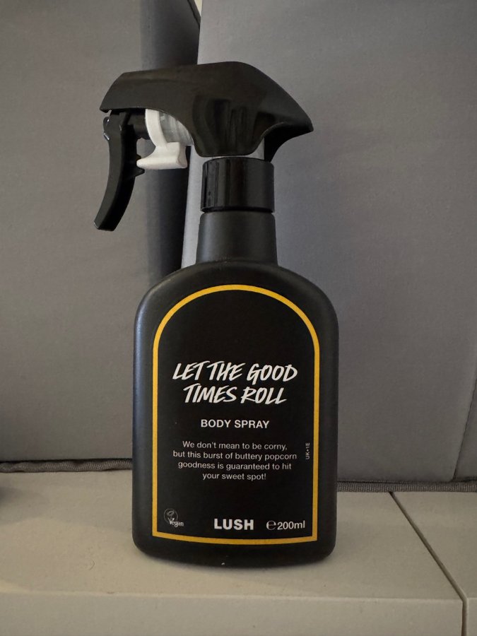 Lush Let The Good Times Roll Body Spray | Köp på Tradera (727632231)