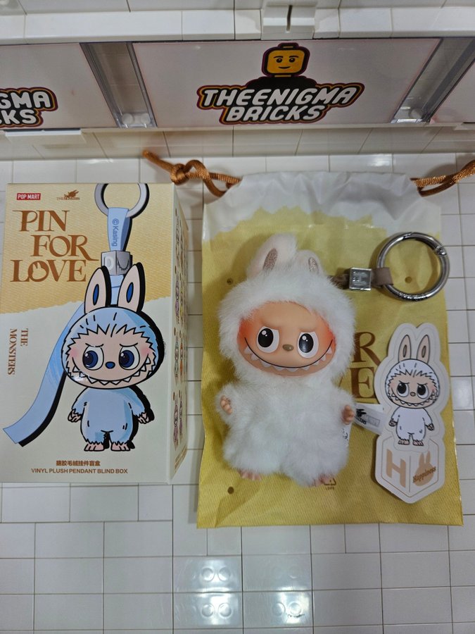 POP MART Labubu Pin for Love | H - Happiness | .. | Köp på