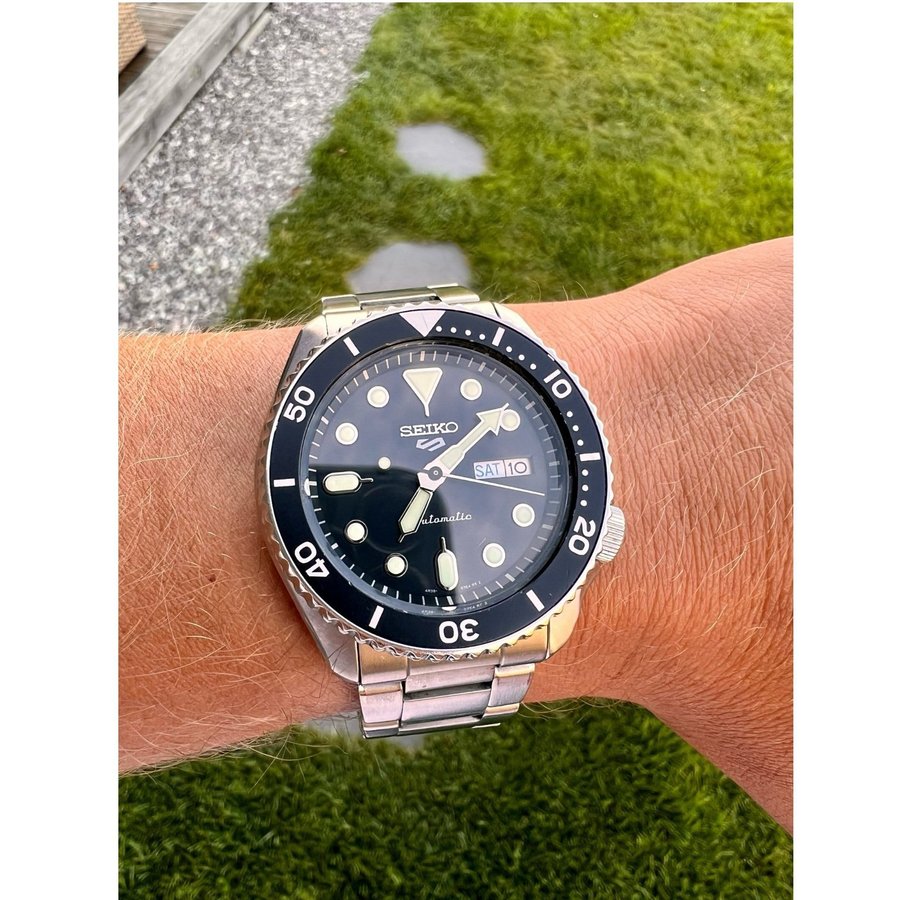 Seiko 5 Sports Automatic SRPD55K1 Dive Watch Its koral
