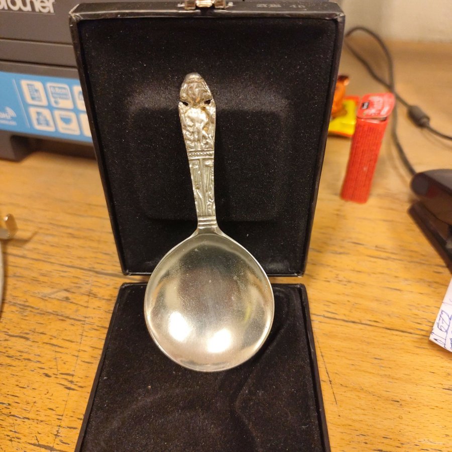 Se produkter som liknar Askvoll Brug A.S. Sked i etui på Tradera