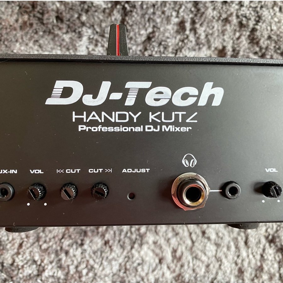 Se produkter som liknar DJ-Tech Handy Kutz Portabel D.. på Tradera