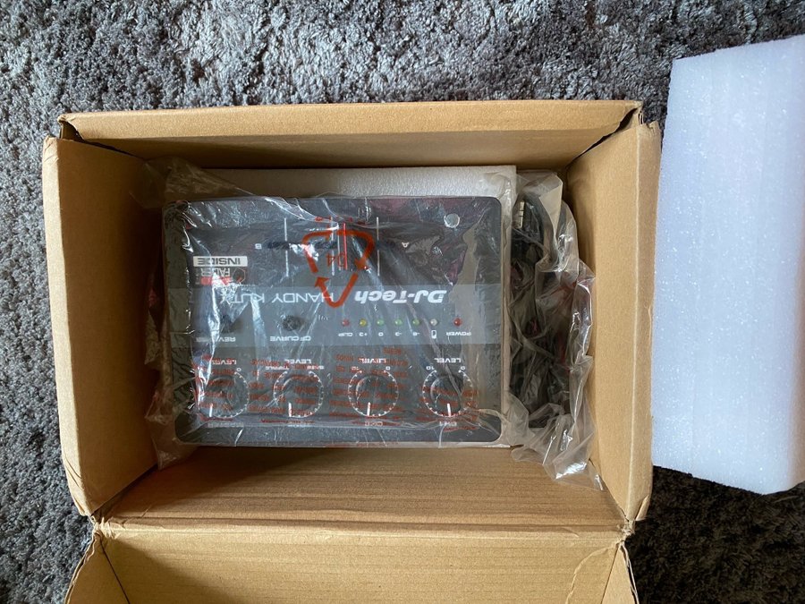 Se produkter som liknar DJ-Tech Handy Kutz Portabel D.. på Tradera