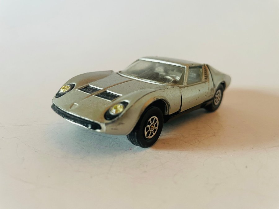 Lamborghini Miura P400 (Corgi 342) Köp på Tradera (693428709)