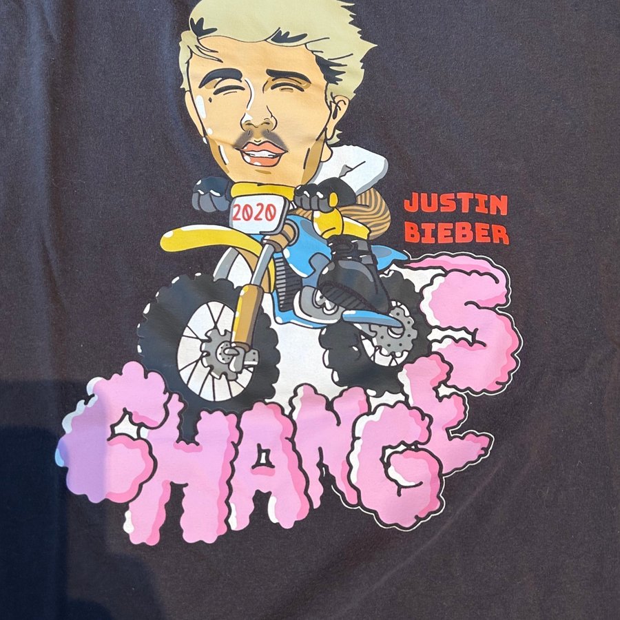 H&M Divided mörkgrå t-shirt, storlek M Köp på Tradera (698792732)