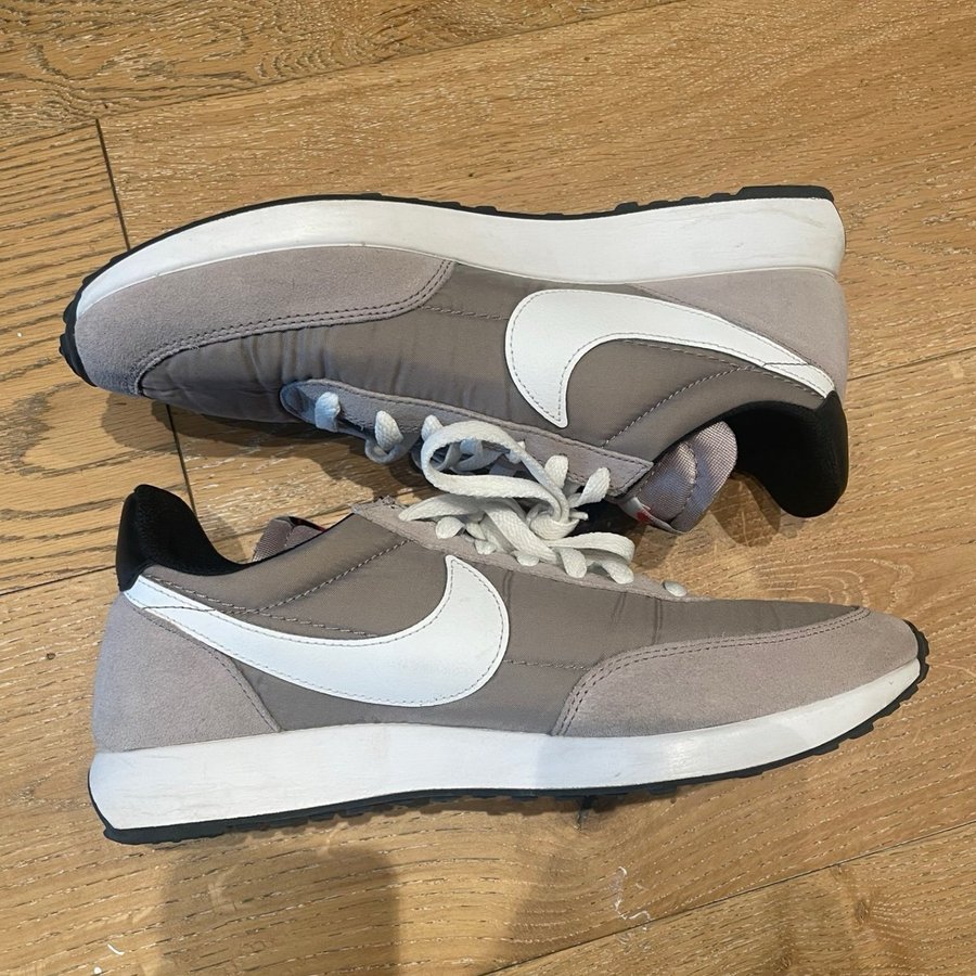 nike tailwind 43