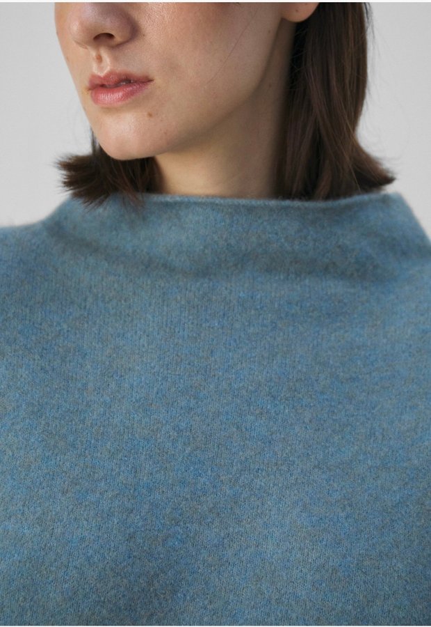 Se produkter som liknar Filippa K Mika Yak sweater! på Tradera - Main Image