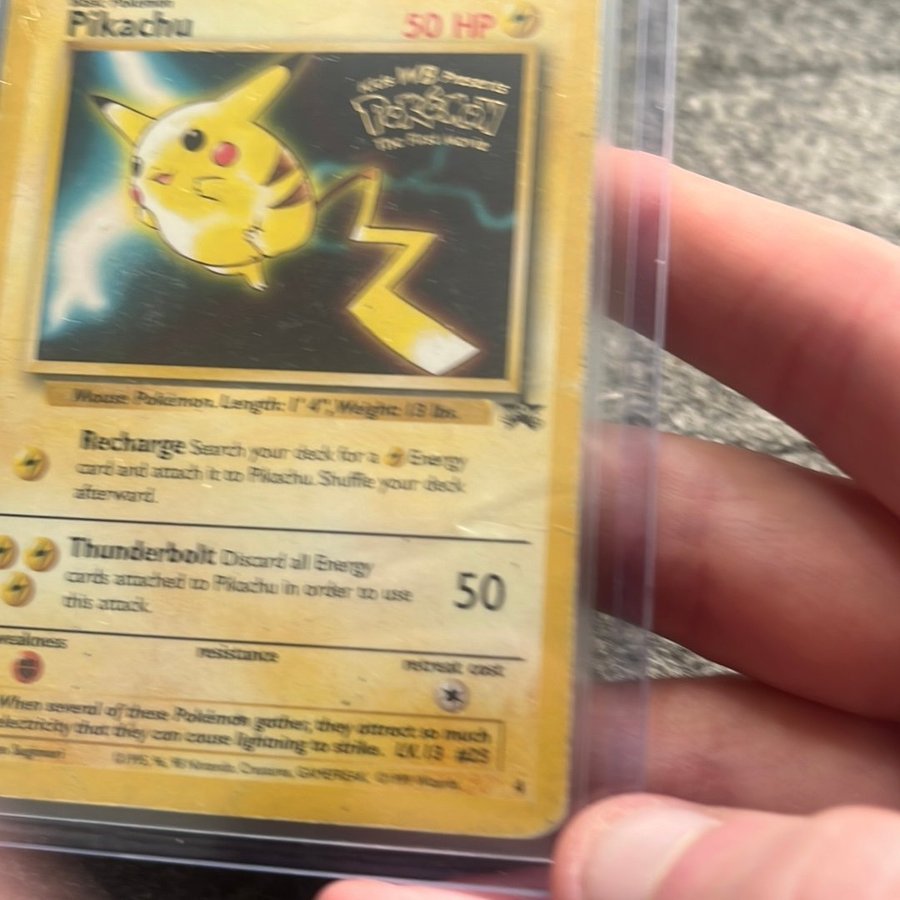 Se produkter som liknar Pikachu pokemon the first movie p Tradera  (727086697)