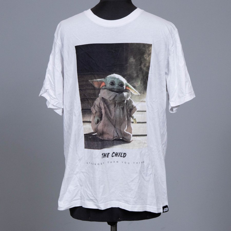 Camiseta baby yoda pull and bear deals