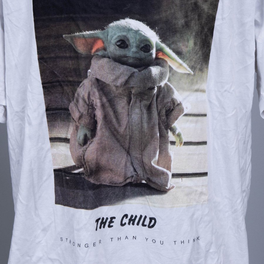 Camiseta baby yoda pull and bear hotsell