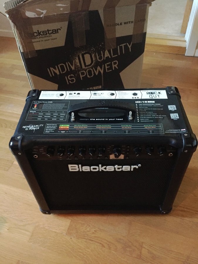 ソフト Blackstar ID-TVP 15 、128パッチ切替フットスイッチ付き