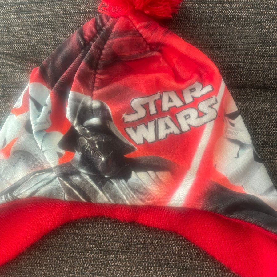 Star Wars röd mössa, storlek 54 | Köp på Tradera (716490327)