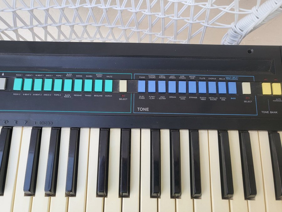 Se produkter som liknar CASIO Synt Model CT 380 Sta. pa Tradera 640127178